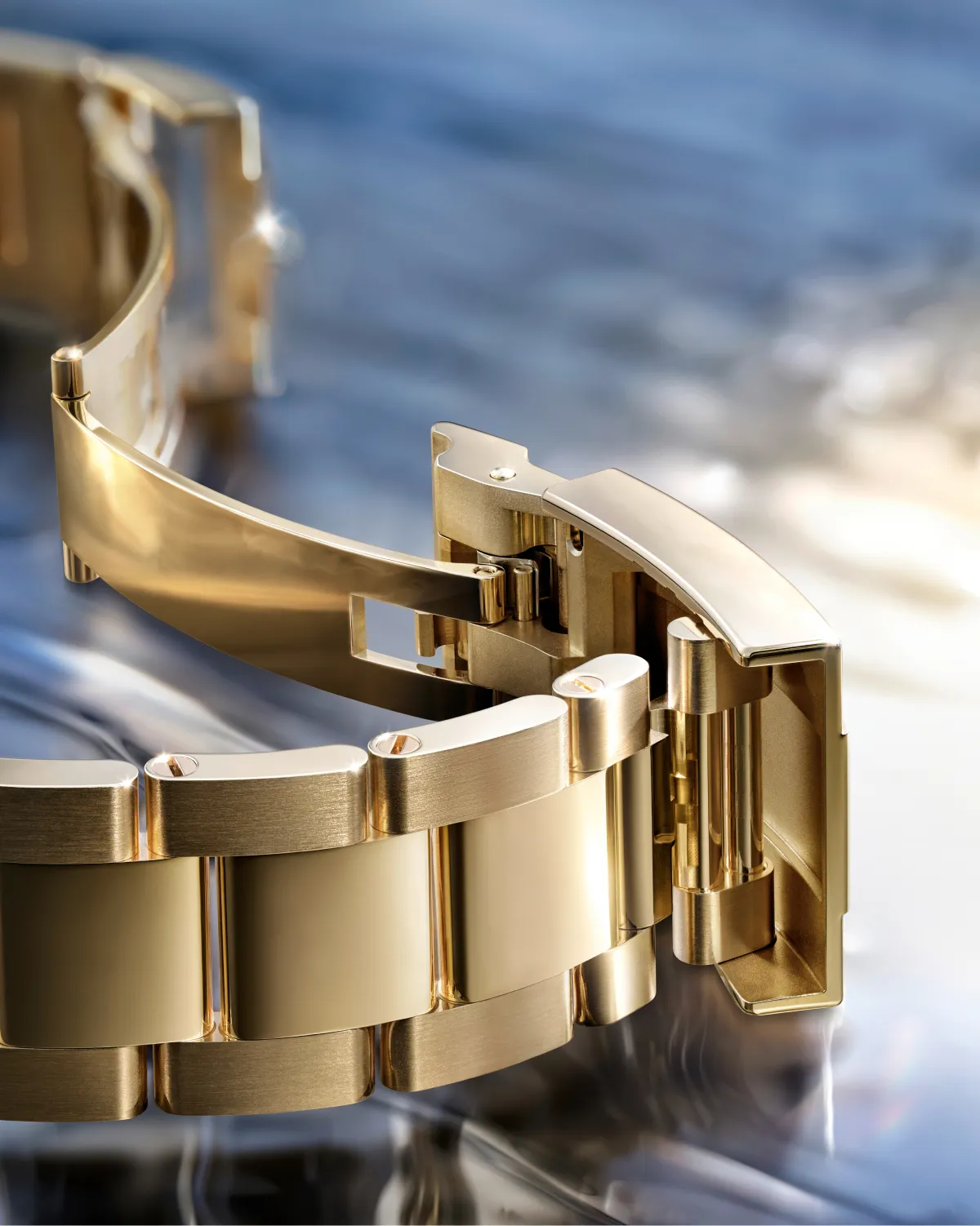 disponibile in oro 18 ct giallo o bianco